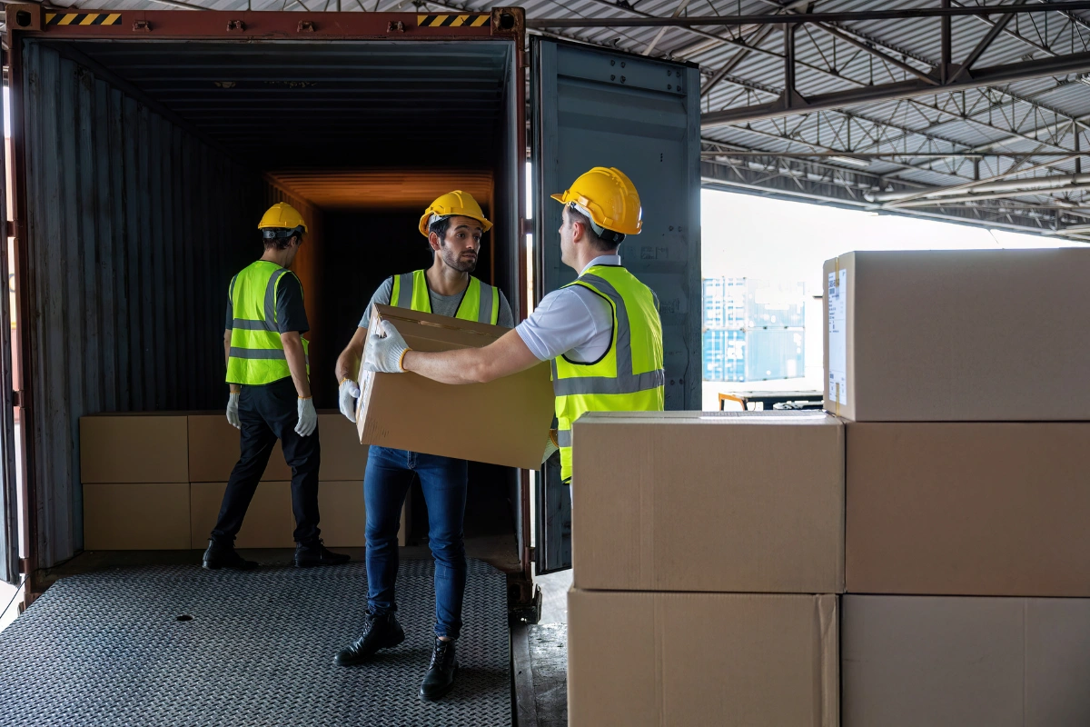  Commercial warehouse shifting services for logistics and distribution businesses in Dubai